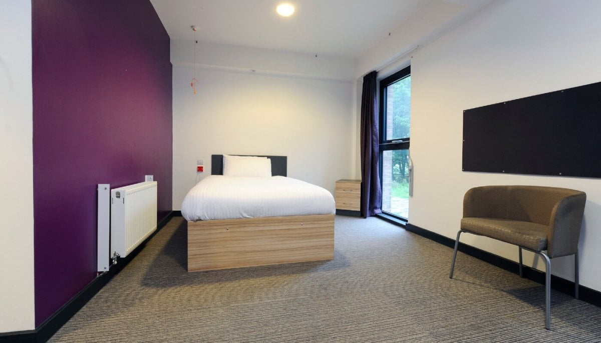 modern-apartments-on-campus-in-salford-manchester